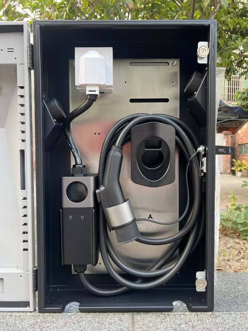 Customizable Level 2 Portable EV Charging Station with WiFi & App | 7kW-22kW