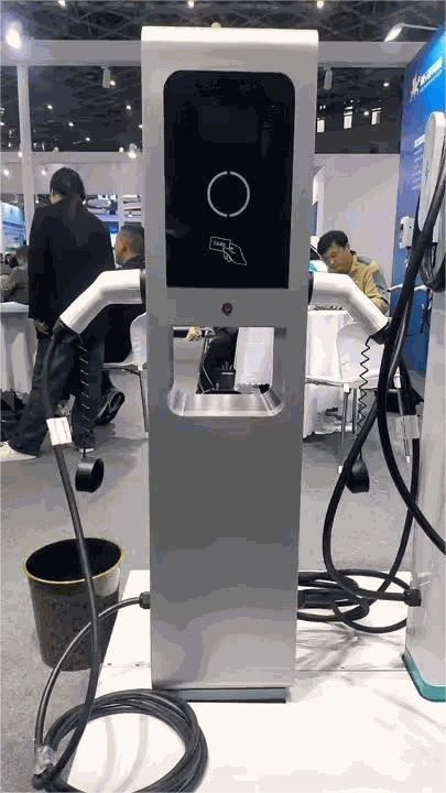 Dual Gun Floor Stand EV Charging Station | 2x7KW, 2x11KW, 2x22KW | OCPP Compliant