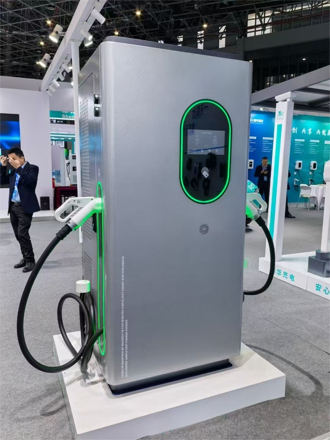 360KW High-Efficiency Intelligent New Energy Commercial 380V DC Fast Floor-Mounted Charging Station Universal