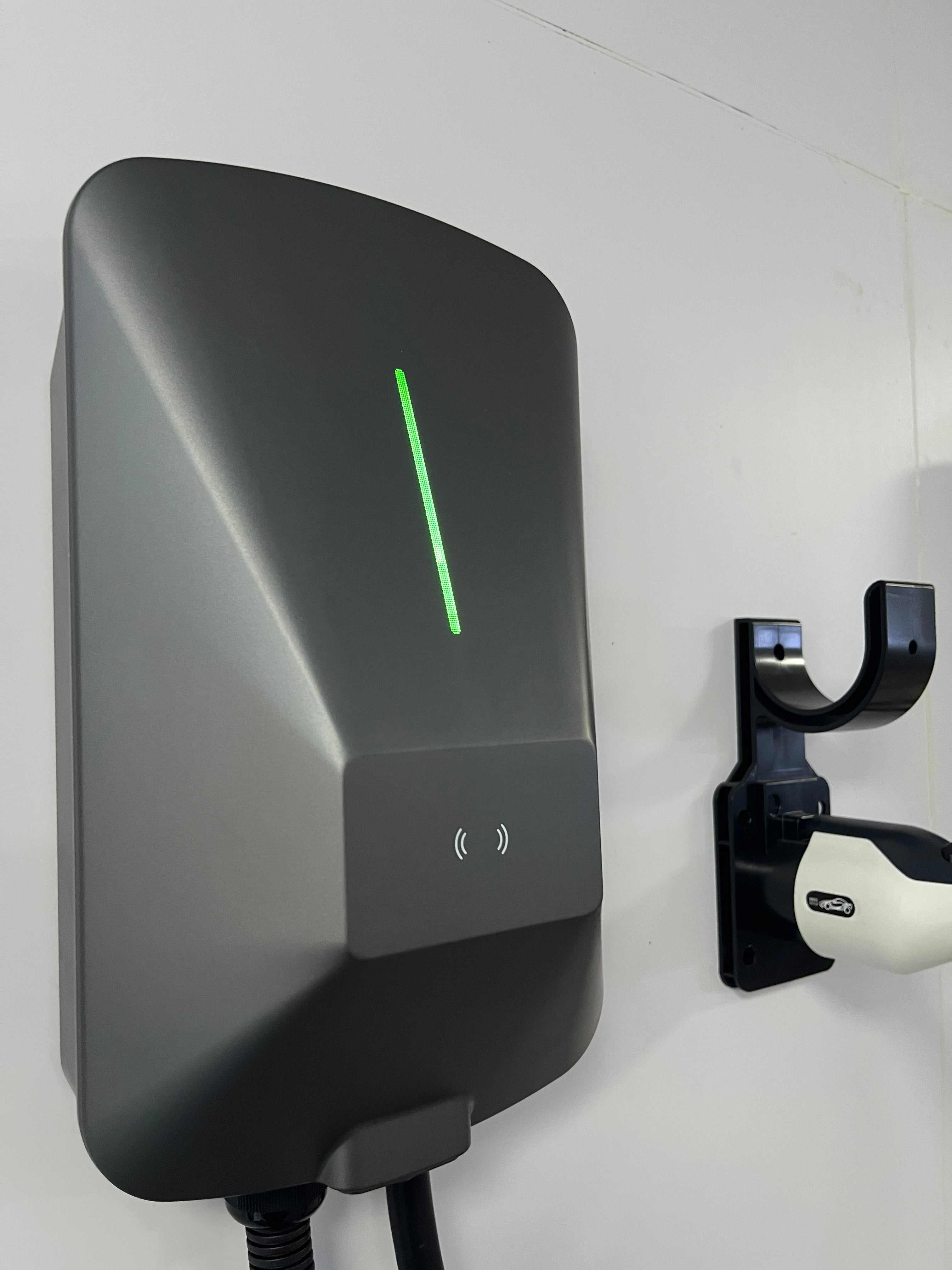 OEM Inlet Evse Type 2 32A Smart EV Charging Socket Ev Charger 220V Electric Car Charger Station
